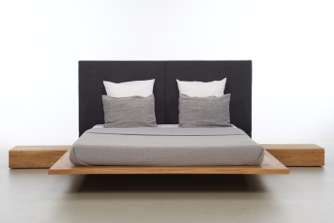 orig. MOOD 2.0 Postel z masivu, nadčasová designová klasika, extravagantní čalouněná postel